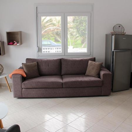 Pares Comfort Apartment Nea Karvali Exterior photo
