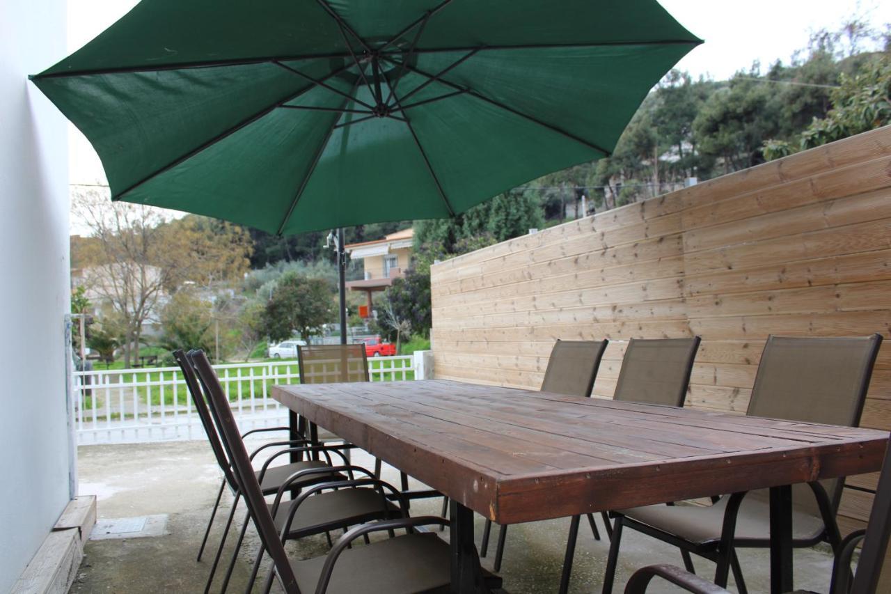 Pares Comfort Apartment Nea Karvali Exterior photo