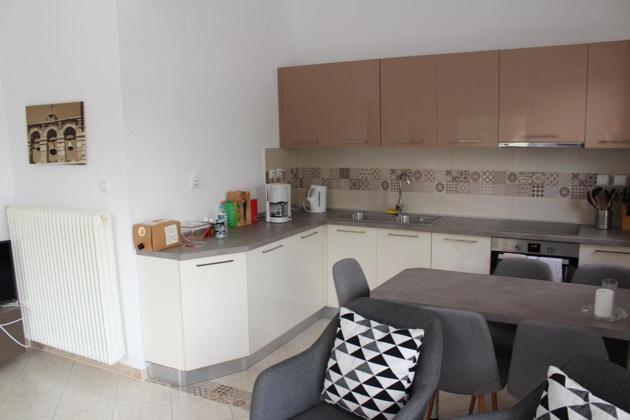Pares Comfort Apartment Nea Karvali Exterior photo